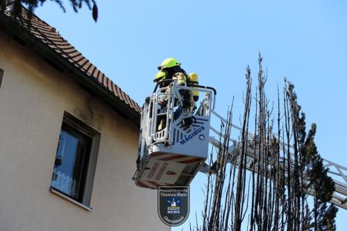 210426 Baum Dachstuhlbrand Oberasbach 009