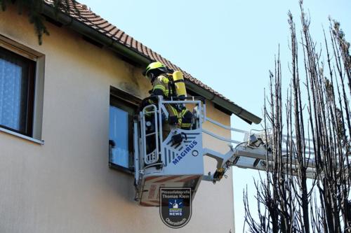 210426 Baum Dachstuhlbrand Oberasbach 010