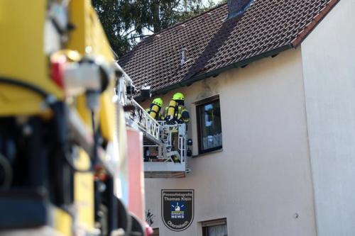 210426 Baum Dachstuhlbrand Oberasbach 011