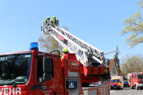 210426 Baum Dachstuhlbrand Oberasbach 025